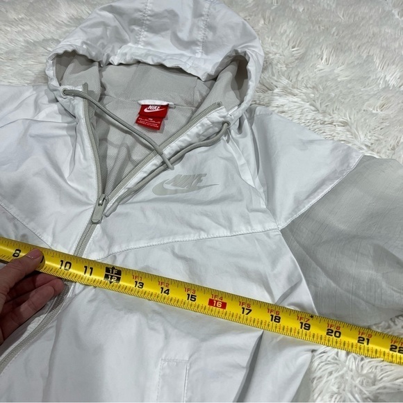 Women’s Nike Tech liberty windrunner 886268-100 jacket XS - Picture 14 of 16